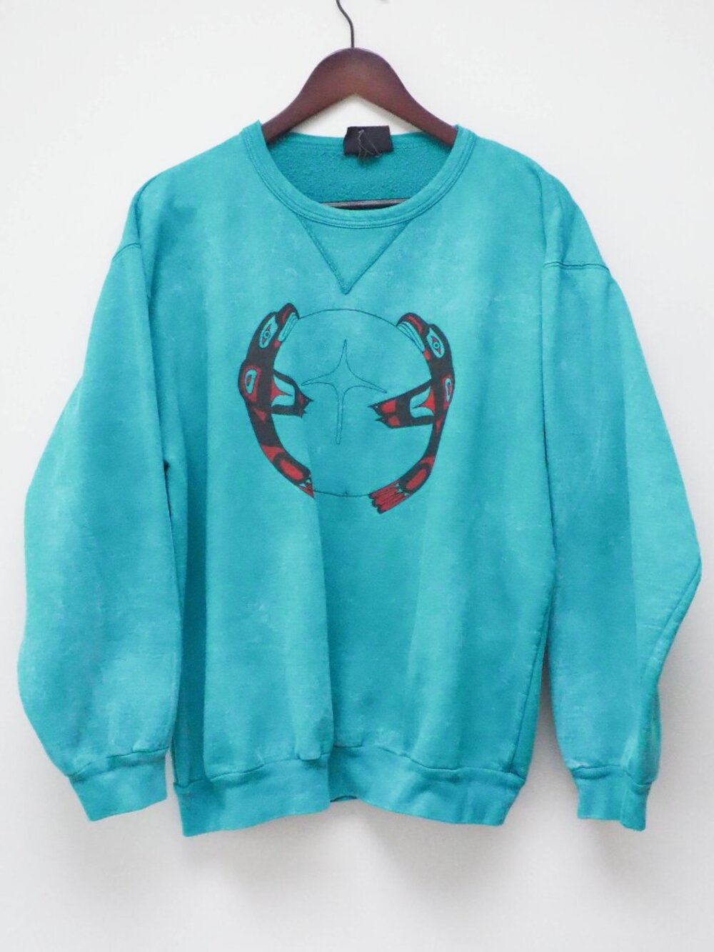 Vtg First Nations Art Print Sweatshirt - First Nations Whale Image